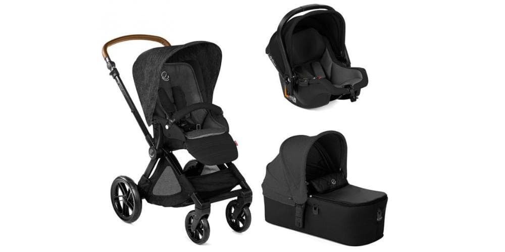 Trojkombinace se skládá z podvozku, hluboké vaničky, sportovní sedačky a autosedačky (0-13 kg).